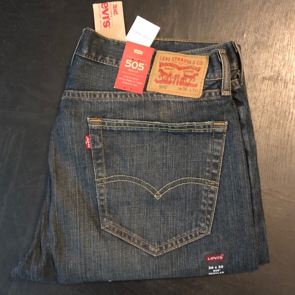 Men’s Dark Rinse Levi 505 Jeans 36x30 NWT
